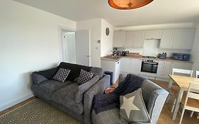 Beau - Brambles Chine, Colwell Bay - 5 Star Wifi - Short Walk To The Hut And Beach - 1 Night Stays Available - Ferry Offers